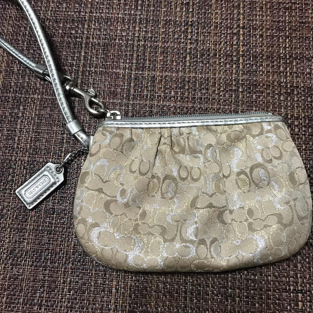 Coach Wristlet ❤️